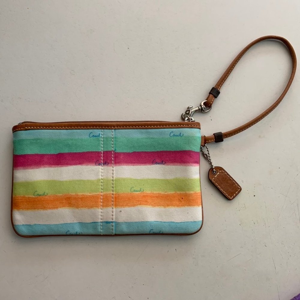 Coach Wallet (clutch/wrislet) - Picture 3 of 4
